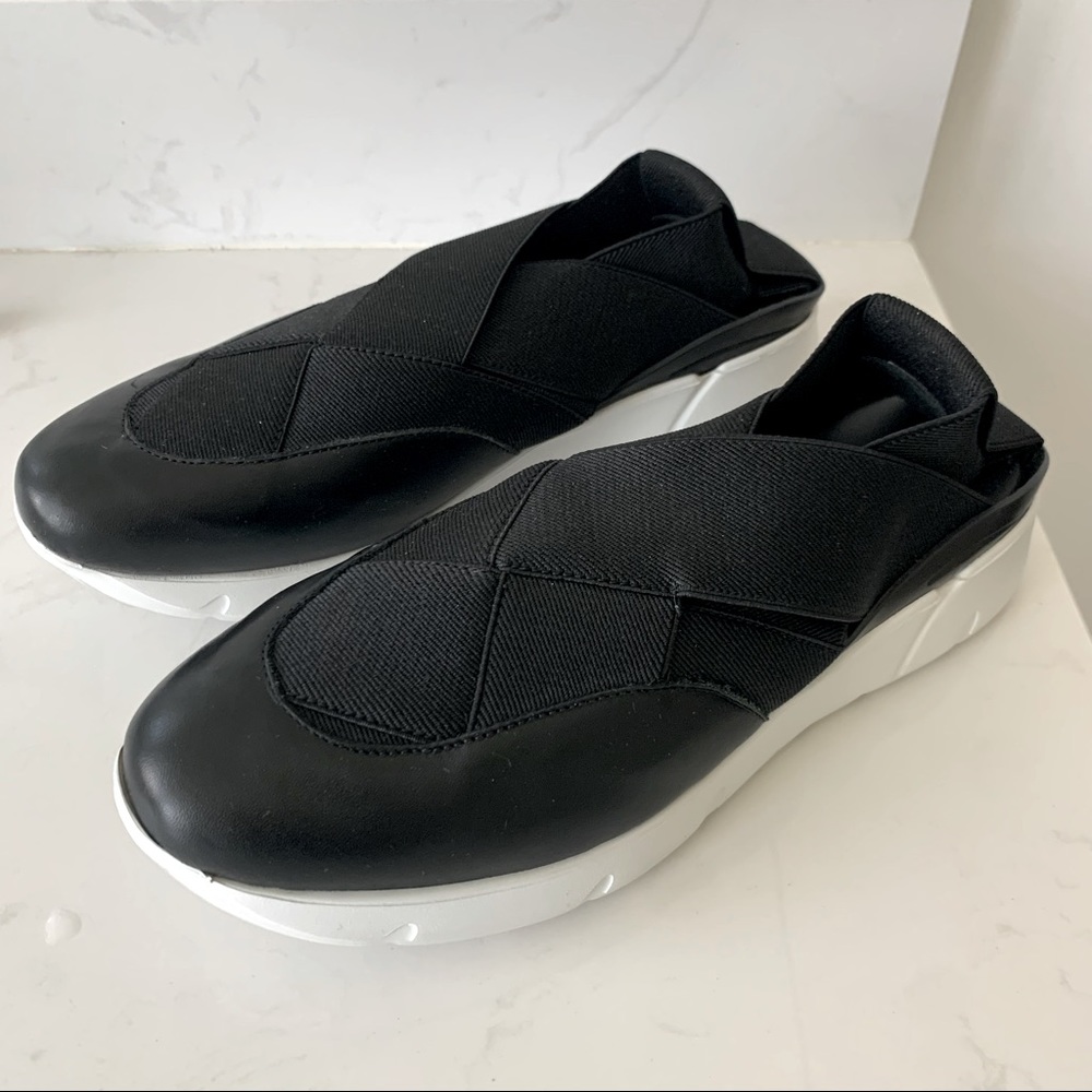 Robert Clergerie Paris Black Leather Slip On Sneakers Platform Size 39, US 8.5